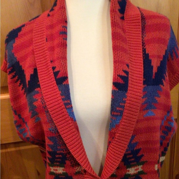 Geometric Patterned Red Sweater Vest - Picture 4 of 8